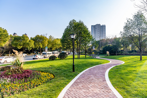 Experienced Newcastle landscaper new construction in WA near 98056